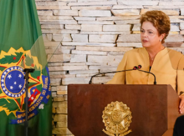 Em primeiro discurso público do ano, Dilma afirma que medidas econômicas foram necessárias