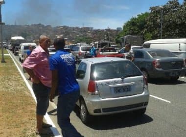 Motoristas são saqueados durante protesto na Av. Luis Eduardo Magalhães