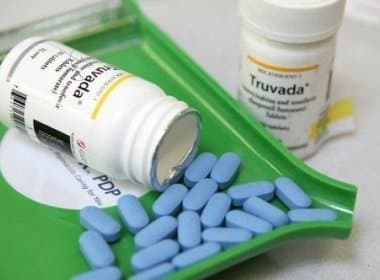 Uma pílula de medicamento antes e outra depois do sexo pode reduzir risco de transmitir HIV