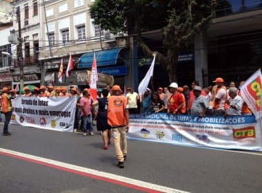 Sindicalistas protestam contra novas regras do seguro-desemprego em Salvador