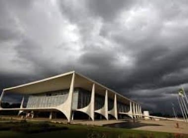 Raio cai em Brasília e atinge 31 soldados da guarda da presidente Dilma Rousseff