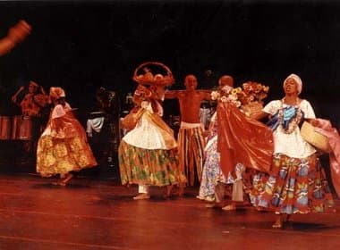 Balé Folclórico da Bahia se apresenta na Boca do Rio pelo Festival da Cidade