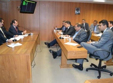 Bancada da oposição na AL-BA considera taxa do Detran abusiva; diretor defende preço