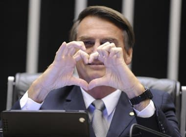 Bolsonaro acusa Jean Wyllys de heterofobia em avião