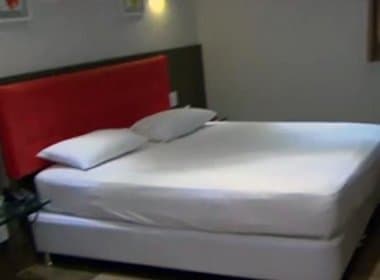 Casal faz sexo em motel com prostituta morta escondida embaixo da cama