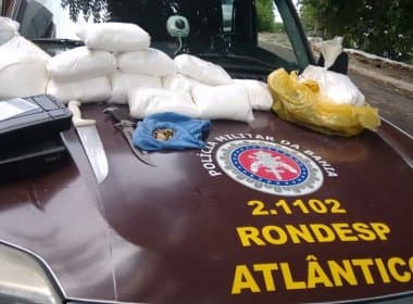 Polícia Militar apreende munição, facas e 20 kg de cocaína na Federação