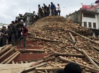 Forte terremoto atinge Nepal e norte da Índia e deixa quase 600 mortos