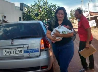 Bebê de dez dias é encontrado dentro da caixa de hidrômetro no Tocantins