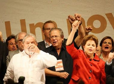 Dirceu diz que Lula e Dilma estão &#039;no mesmo barco&#039; que ele e os chama de &#039;covardes&#039;