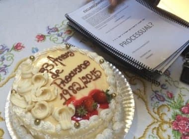 Advogados protestam contra lentidão da Justiça com bolo para 33 anos de processo