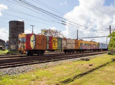 Reconhecidos internacionalmente, OSGEMEOS fazem arte em trens do Subúrbio