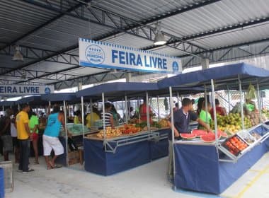 Semop faz transferência de feirantes para novo Mercado Municipal de Periperi
