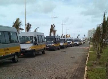 Motoristas de transporte escolar protestam contra condutores irregulares em Salvador