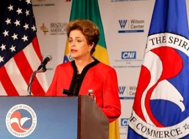 Dilma é hostilizada durante visita ao EUA e é chamada de ‘assassina’; assista
