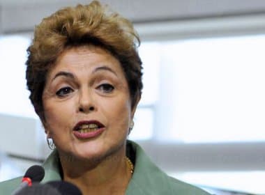 Comercialização de adesivos ofensivos à presidente Dilma será investigada