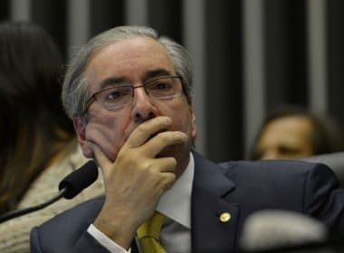 Investigadores da Lava Jato têm provas contra Cunha, diz coluna