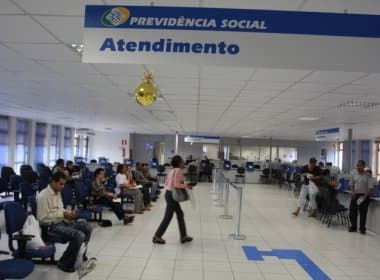 Dilma veta extensão de reajuste do salário mínimo para aposentadorias