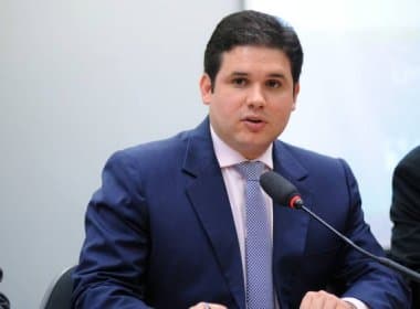 Presidente da CPI da Petrobras contratou empresa de fachada, diz procuradoria