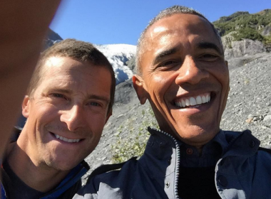 Em viagem ao Alasca, Obama participa de reality show de sobrevivência