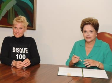 Xuxa ignora produção e critica presidente Dilma: ‘Vento? Alô-ou’