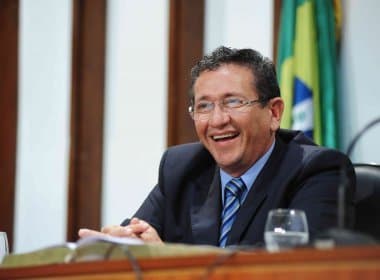 Liminar suspende rejeição de contas pelo TCM e Caetano confirma pré-candidatura em Camaçari