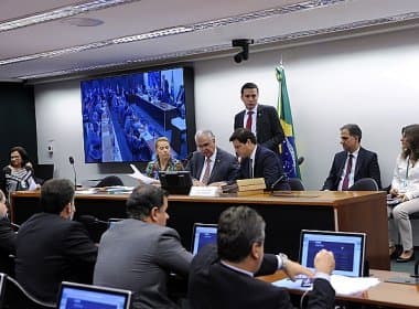 Araújo desempata votação e novo adiamento de processo contra Cunha é negado
