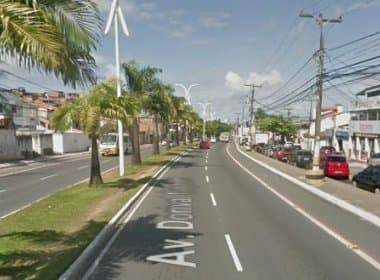 Jovem é atingido com dois tiros e morre durante assalto a ônibus em Salvador