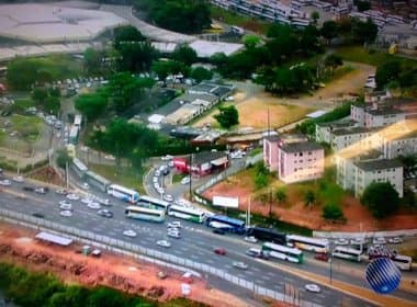 Com fluxo intenso, rodoviária de Salvador tem fila de ônibus na área externa