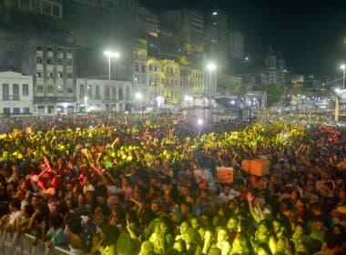 Baianos e turistas aprovam primeira noite do Réveillon de Salvador 2016