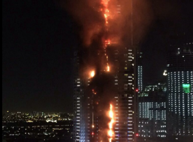 Incêndio atinge hotel de luxo em Dubai duas horas antes da virada do ano
