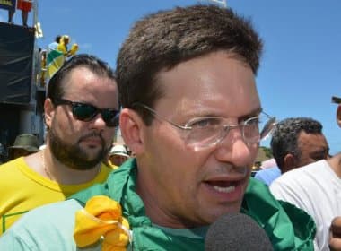 ‘Ele não quer ser ativista político’, diz João Roma sobre ausência de Neto em protestos