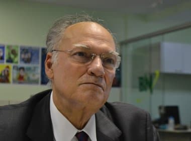 Roberto Freire prevê governo provisório no Brasil e compara momento atual com 1992