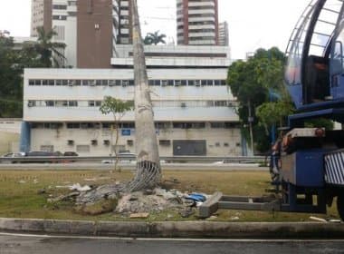 Acidente na Vasco da Gama faz esgoto ser lançado sem tratamento no Rio Vermelho