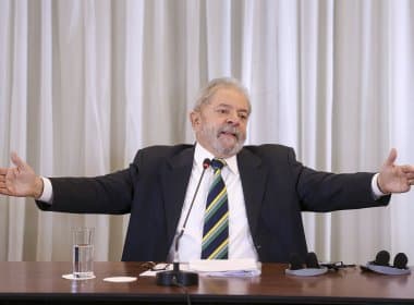 Lula lamenta saída do PMDB da base e diz que Moro foi ‘picado pela mosca azul’