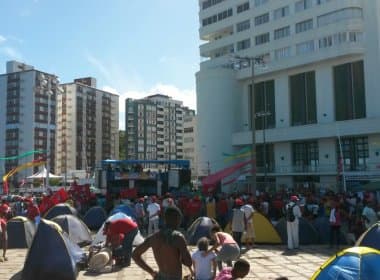 Manifestantes contra impeachment começam a chegar à Barra; MST acampa desde sábado