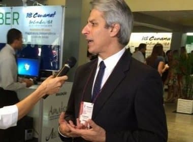 Deputado Alessandro Molon critica impeachment e quer Cunha cassado