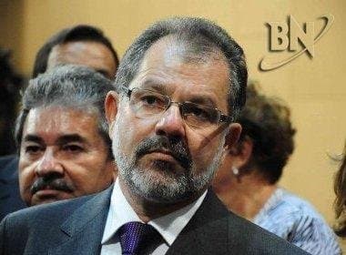 Nilo ameaça demitir funcionários da AL-BA que vaiarem deputados