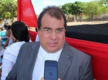 Vice-prefeito de Jequié é empossado após afastamento de prefeita