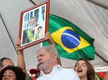 Lula reconhece falta de alternativas petistas para 2018, diz jornal