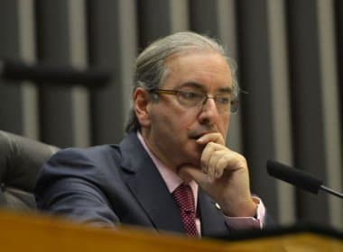 Cunha avisa a Temer que, se cair, levará com ele 150 deputados, senador e ministro