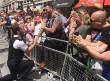 Pedido de casamento é destaque da Parada do Orgulho LGBT de Londres