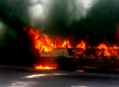 Ônibus é incendiado em Paripe após morte de adolescente na localidade Bate Coração