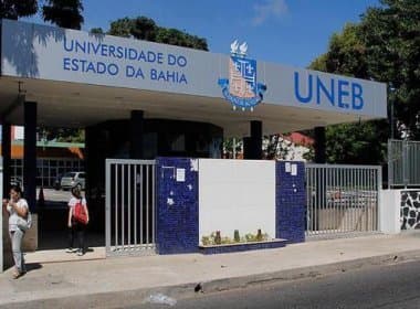 Professores de língua estrangeira da Uneb fazem paralisação por falta de pagamento