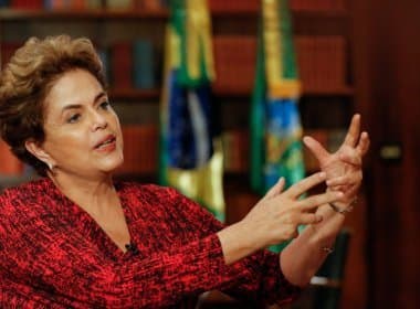 Defesa de Dilma entrega defesa às 18h; prazo encerra nesta quinta