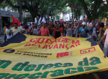 Protesto reúne manifestantes contrários a Michel Temer no Campo Grande