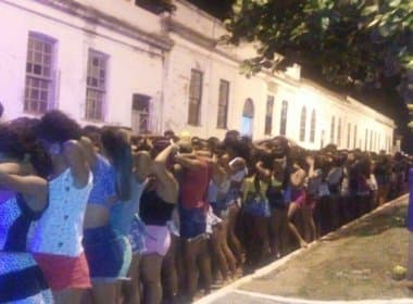 PM aborda centenas de pessoas na Ponta de Humaitá por ‘comportamento baderneiro’