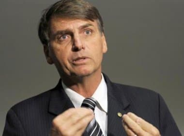 Após ser chamado de ‘homofóbico”, Jair Bolsonaro dá voz de prisão a estudantes