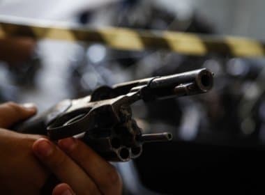 Morte de negros por armas de fogo no Brasil é 2,6 vezes maior que de brancos
