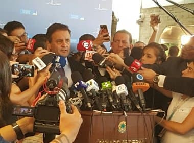 Aécio avalia que discurso de Dilma não será capaz de mudar votos de senadores