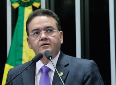 Senador ganha cargo e senadora recebe ligação para manterem voto contra Dilma, diz coluna